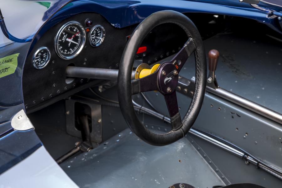 Интерьер AAR McLaren M6B McLeagle 1968 года  (фото 5 из 9)